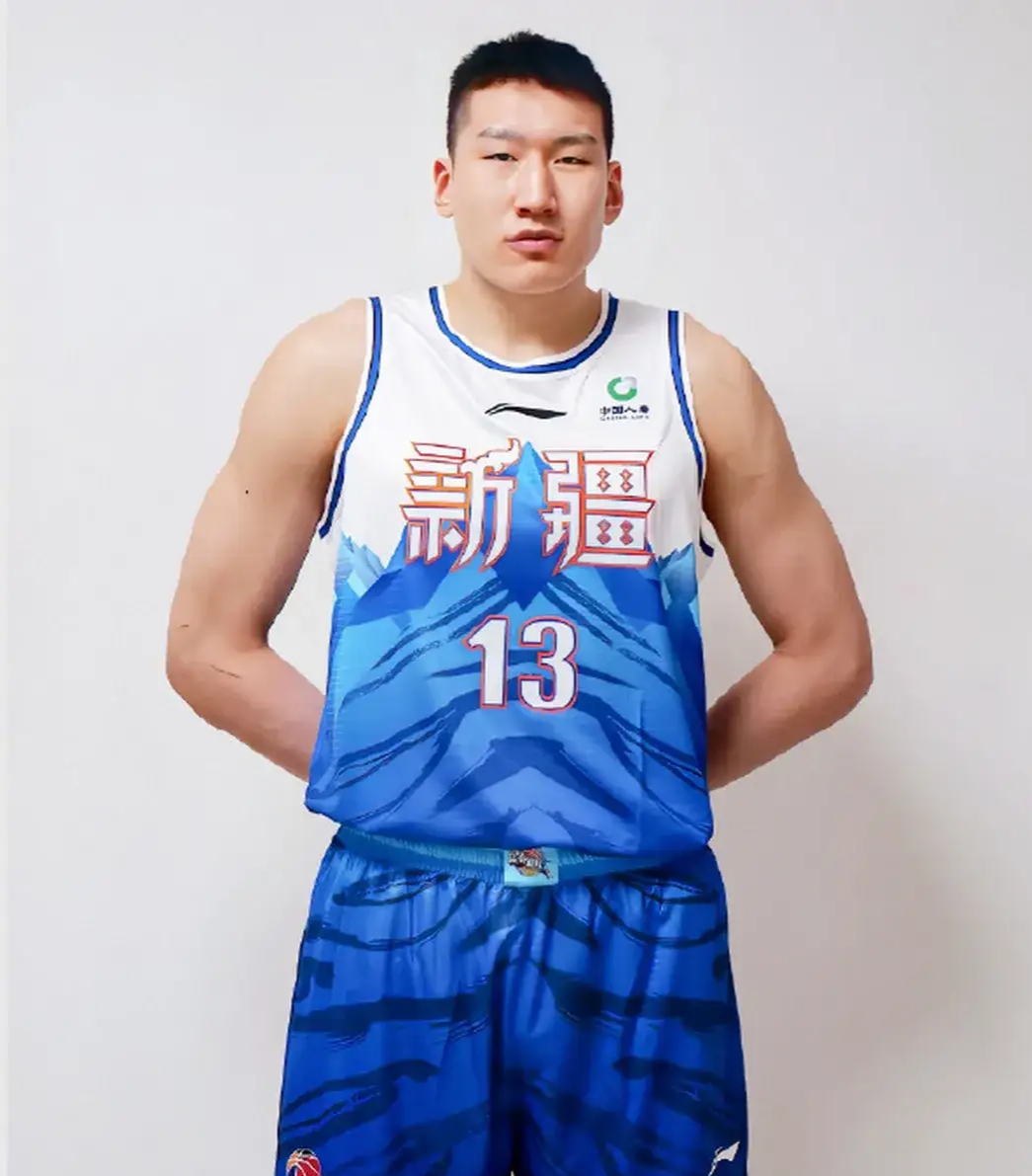 开云 -今晨体能课后，新疆广汇更衣室发声备战足总杯，话题不断，身体对抗强度拉满的简单介绍