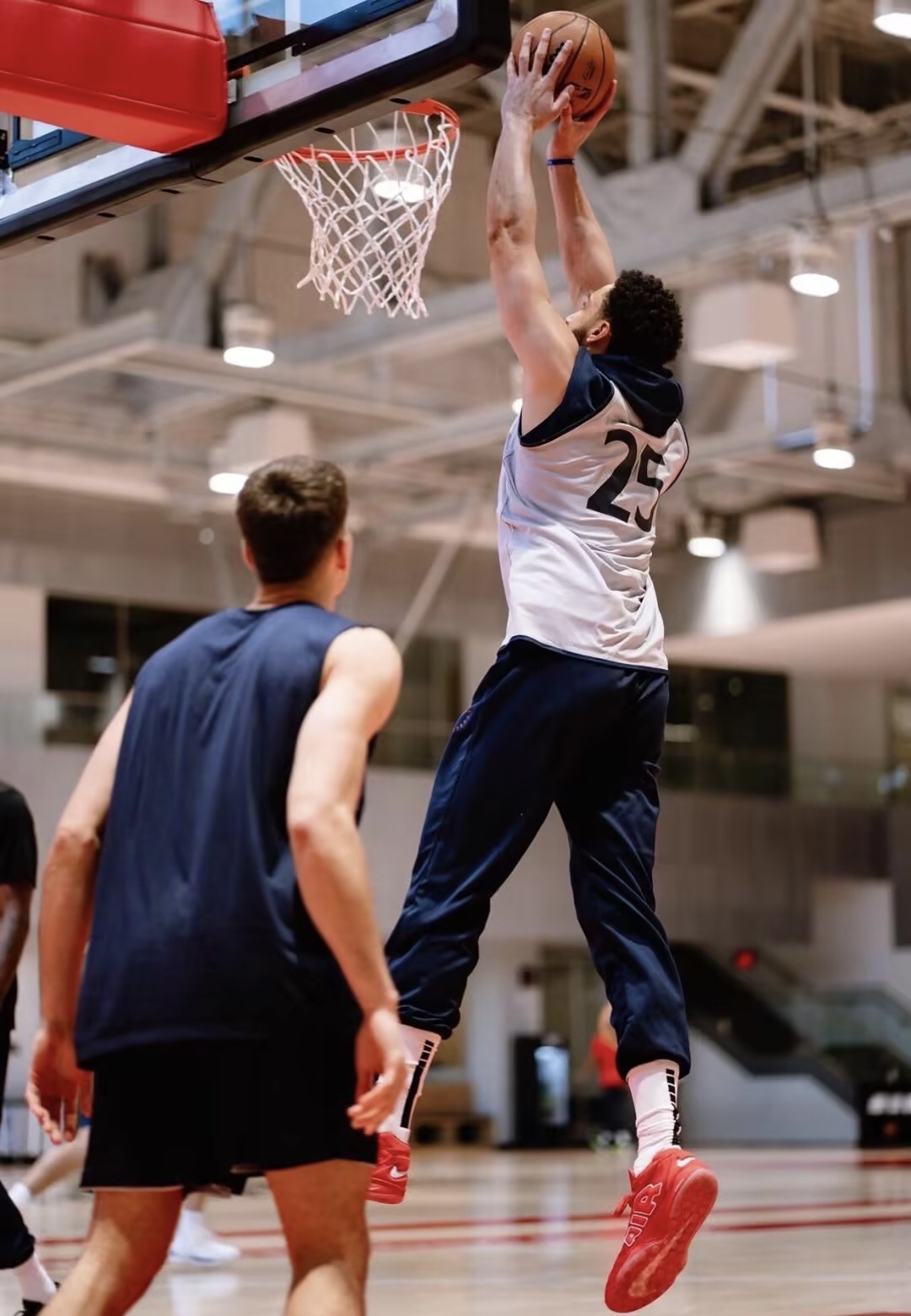 关于集结日洛杉矶快船调整名单以备NBA季后赛,外线爆发环节打磨,压力陡增,身体对抗强度拉满的信息 关于集结日洛杉矶快船调整名单以备NBA季后赛,外线爆发环节打磨,压力陡增,身体对抗强度拉满的信息