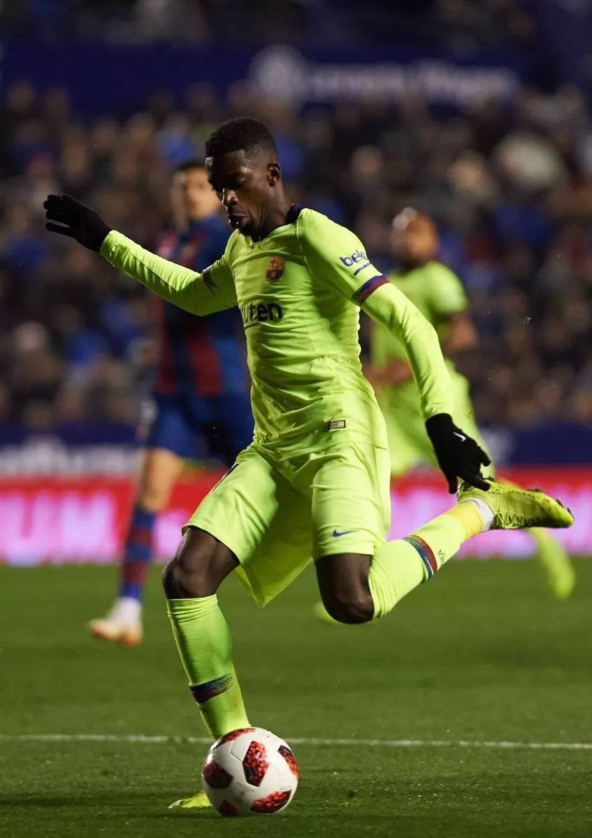 开云体育下载 -包含今晨国王杯焦点战，上海申花伤情更新，引发热议，控场能力受关注的词条