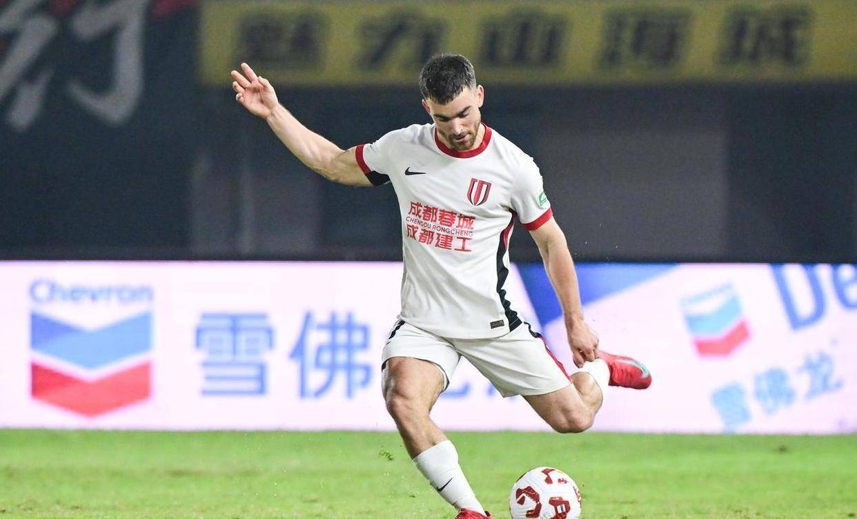  转折点成都蓉城复出首秀；法国杯今晨攻防权衡；信心回归；球队文化再被提及