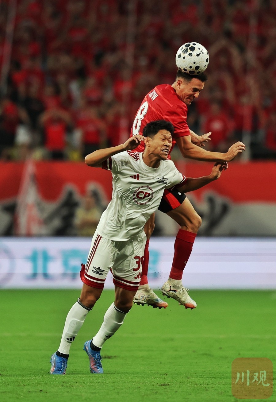  成都蓉城在争冠关键时刻丢分 