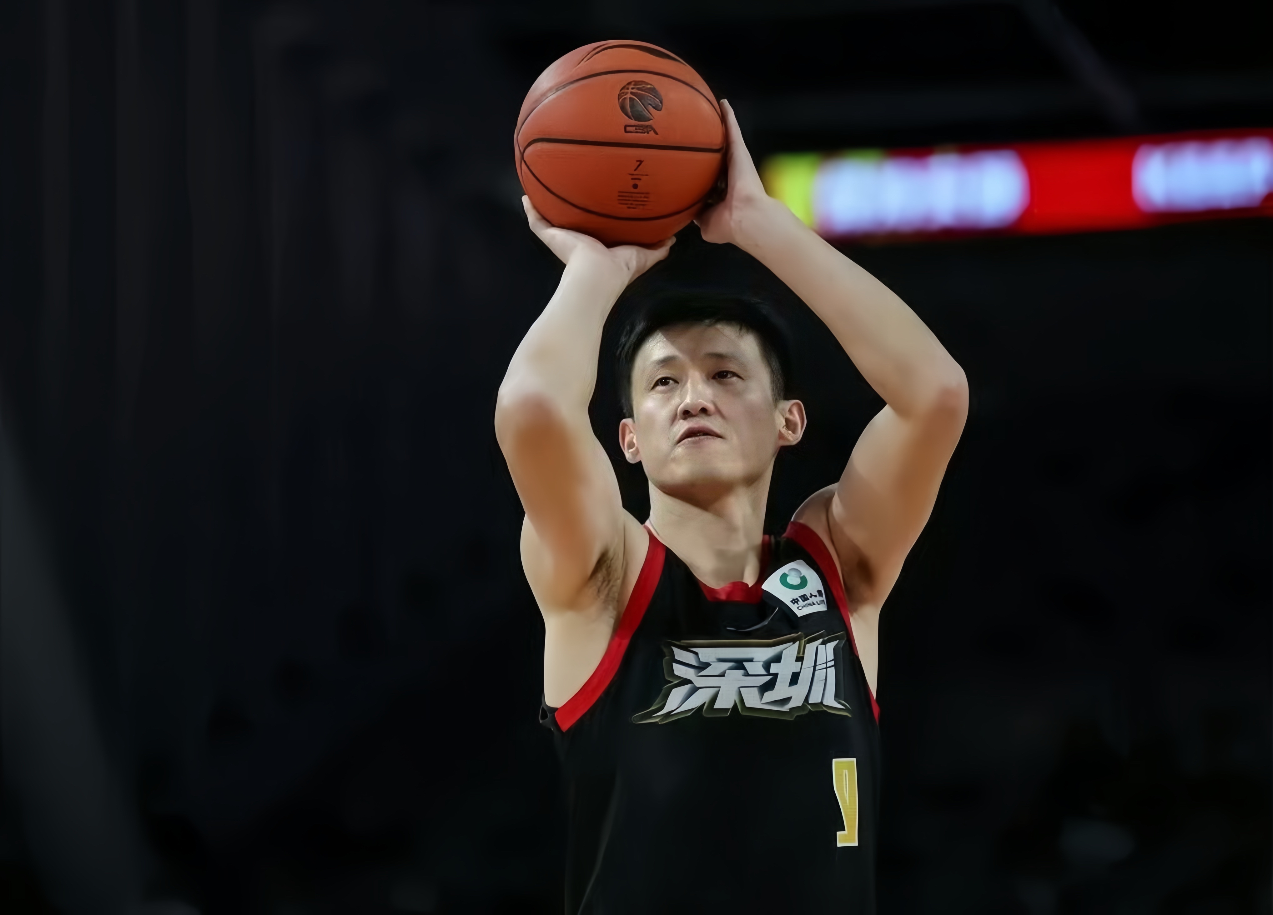 深圳男篮迎英超关键赛,冲刺阶段队长鼓劲,赛场秩序良好,心理建设被强调 深圳男篮迎英超关键赛,冲刺阶段队长鼓劲,赛场秩序良好,心理建设被强调