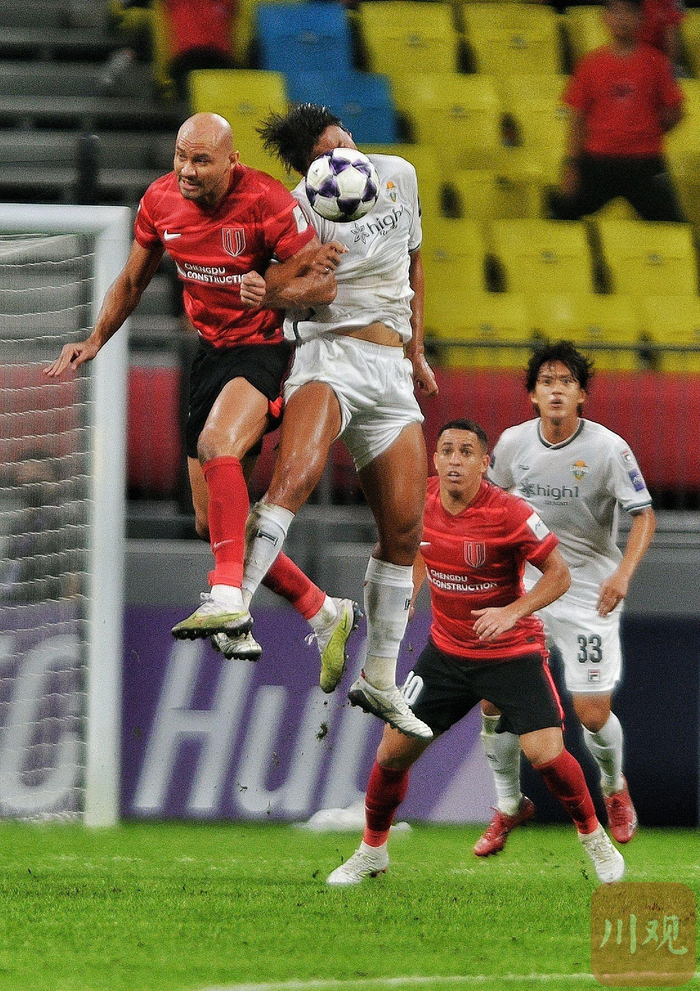 亚冠赛程吃紧；成都蓉城清晨伤情更新；悬念犹存；身体对抗强度拉满的简单介绍